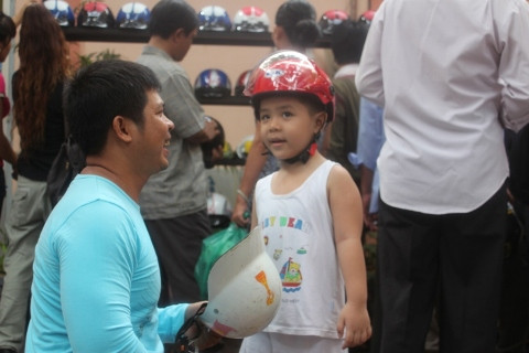 TP.HCM, MBH, trợ giá, người dân ồ ạt, sờ gáy