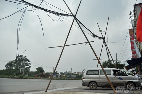 Những 'cột điện' kì lạ giữa Hà Nội