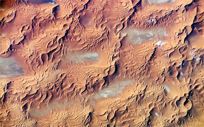 Sa mạc Sahara, phía Đông Algeria chụp từ trạm không gian ISS
