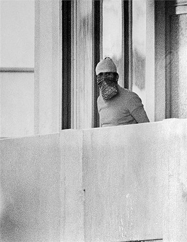 Vụ việc bắt đầu vào ngày 5/9/972, Black September đột nhập vào làng Olympic bắt cóc 11 vận động viên Israel làm con tin với yêu cầu buộc Israel trao trả tự do cho 234 tù nhân Palestine đang bị giam giữ tại nước này.