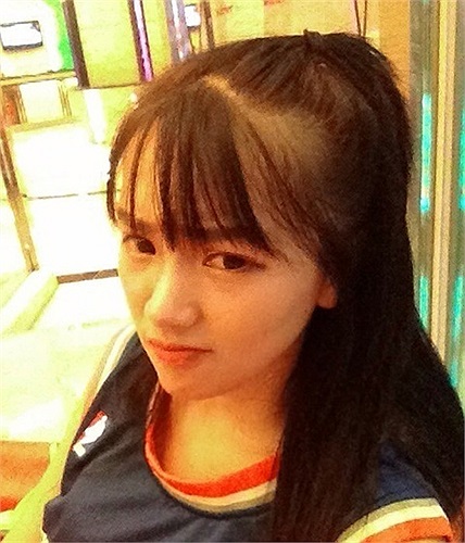 Cư dân mạng không ngừng lùng sục những thông tin về cô