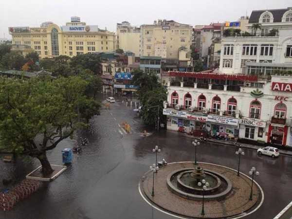 mưa lớn, hà nội, phố cổ, tràn bờ, hồ gươm