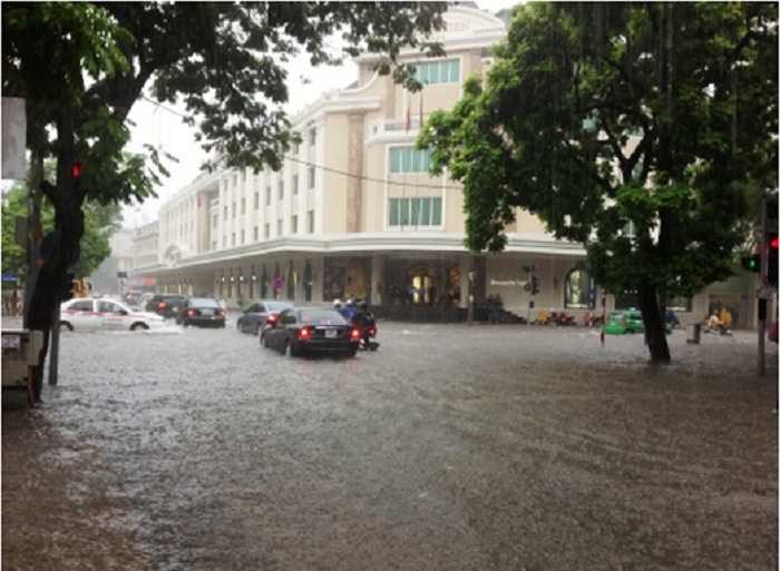 ngập nặng, phố cổ