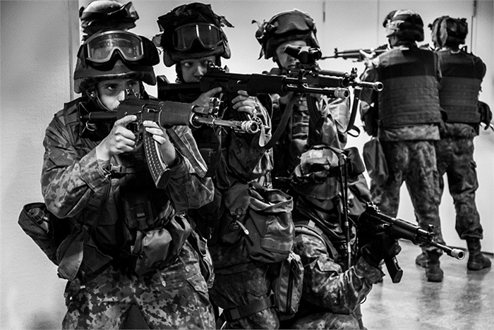 Các binh sĩ chống khủng bố Phần Lan