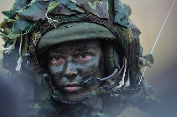 Nữ bắn tỉa Nga với những trang bị công nghệ mới