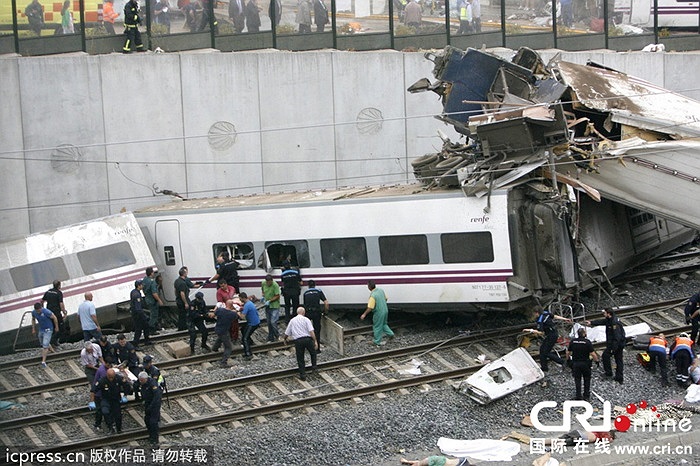 Ít nhất 60 người chết, 131 người bị thương trong vụ tai nạn đường sắt khủng khiếp ở Tây Ban Nha vào tối qua (24/7) theo giờ địa phương