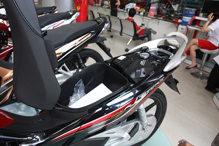 Bình xăng dung tích 4,6 lít.