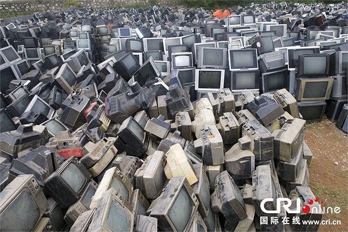 Tivi chất cao như đống ở Hồ Nam, Trung Quốc 