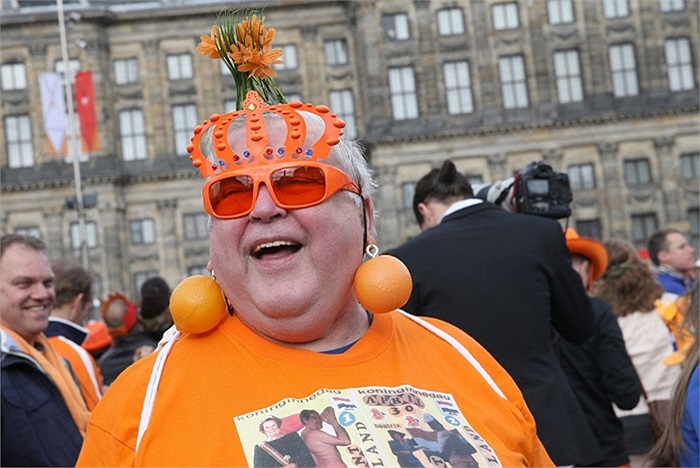 Gần một triệu người dự kiến sẽ tham gia các lễ hội trên phố và nhảy múa với các ban nhạc và DJ, tạo nên bầu không khí lễ hội