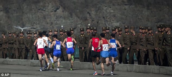 Cuộc thi chạy marathon diễn ra gần ngày sinh nhật 101 cố chủ tịch Kim Nhật Thành