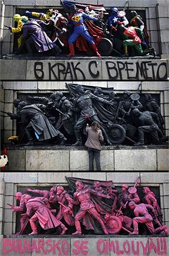 Nghệ sĩ vô danh tô hồng các bức tượng những người lính Liên Xô tại căn cứ của quân đội Liên Xô ở Sofia, Nga 