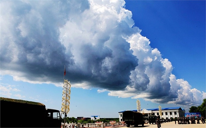 Đám mây hình cây cầu ở tỉnh Hắc Long Giang, Trung Quốc