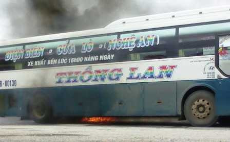 xe khách giường nằm, bốc cháy, hỏa hoạn, gầm máy