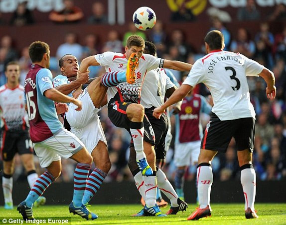 Gerrard thi đấu tròn vai