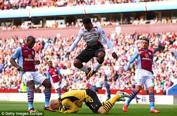 Aston Villa gặp khó trước Liverpool