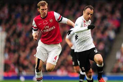 mertesacker berbatov