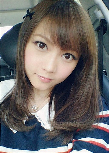 Mới đây, nữ họa sĩ truyện tranh người Hong Kong Lilian Kan (sinh năm 1990) đã làm cư dân mạng được một phen đảo điên vì nhan sắc của mình.