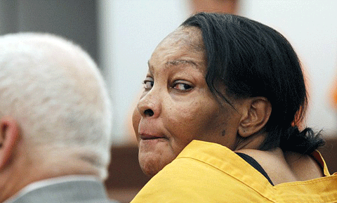 Bác sĩ giả mạo tại tòa