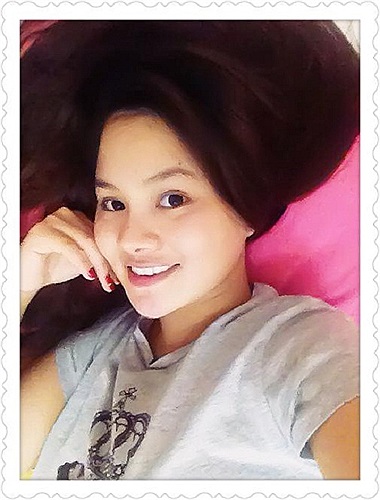 Đúng là 'gái một con trông mòn con mắt'.