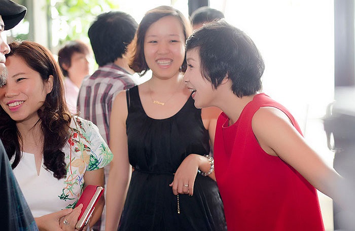 Diva chia sẻ hạnh phúc với bạn bè.