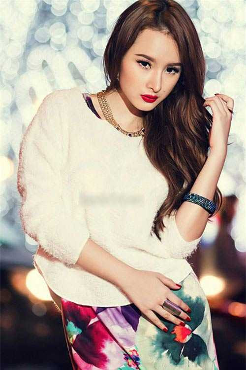 Bảng điểm, bằng tốt nghiệp 'kém đẹp' sao Việt