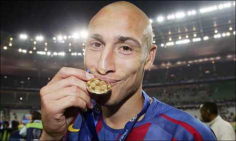 Barca săn hàng thải