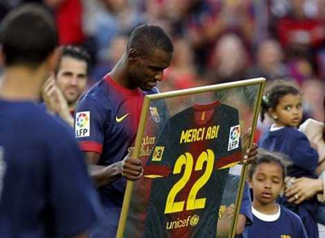 Barca chia tay Abidal.