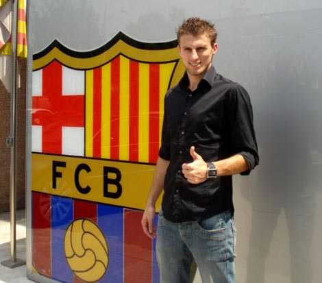 Barca mua trung vệ