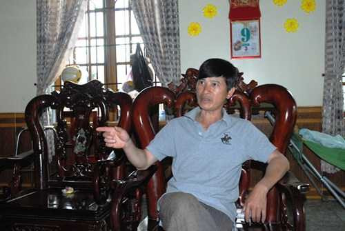 Ông Đào Xuân Dũng rất bức xúc trước đền thờ Hai Bà Trưng bị phá hoại.