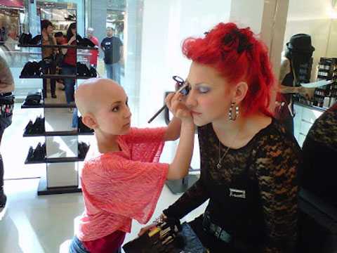 Talia - chuyên gia trang điểm