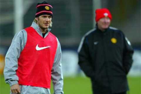 Beckham trên sân tập