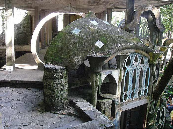 Và dường như vẫn còn đang xây dựng dở dang, dù James đã chi khoảng 5 triệu USD vào đó.