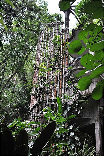 Tuy nhiên cuộc đời của Adward James chính là minh chứng cho câu “Tiền không mua được hạnh phúc”.