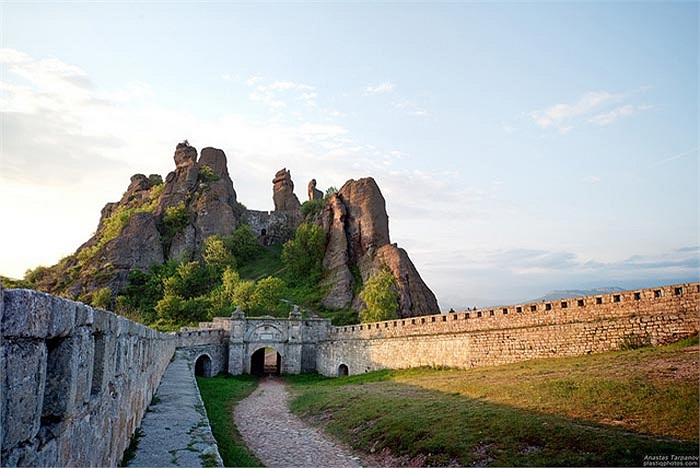 Đây là một trong những địa điểm tham quan nổi tiếng nhất của Bulgaria, đối với người dân địa phương và cả khách du lịch.