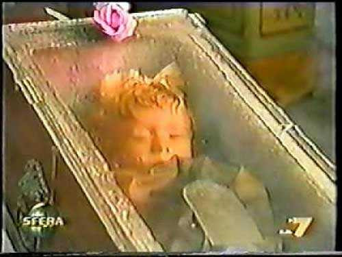 Xác của Rosalia được bảo quản trong hầm mộ Capuchin ở Palermo (Italy)