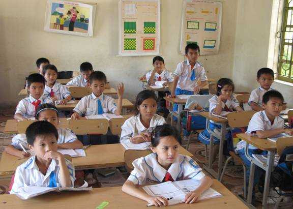 Luân phiên làm cán bộ lớp thúc đẩy học sinh chủ động, sáng tạo trong học tập. Ảnh: Lê Văn