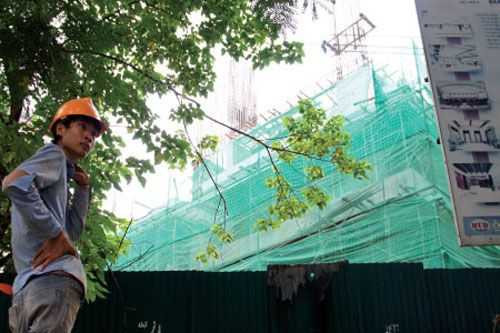 Đầu quý II, chung cư VP5 Linh Đàm lại gây ồn ào trên thị trường với giá bán trung bình 15 triệu đồng/m2.