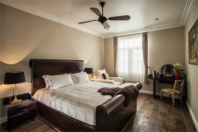 Căn biệt thự đang được chào bán qua công ty bất động sản CBRE, với mức giá 1,1 triệu USD. 