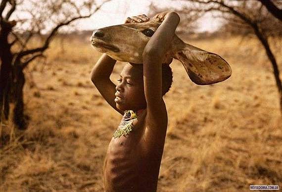 Điều đáng ngạc nhiên là họ rất hiểu biết về thế giới hiện đại, và tiếp xúc với thế giới hiện đại từ rất sớm.