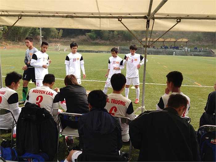 Bóng đá Việt khốn khổ vì bệnh gì?