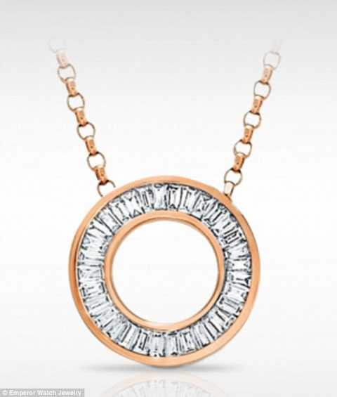 vòng cổ đính kim cương - Brad Pitt - Angelina Jolie