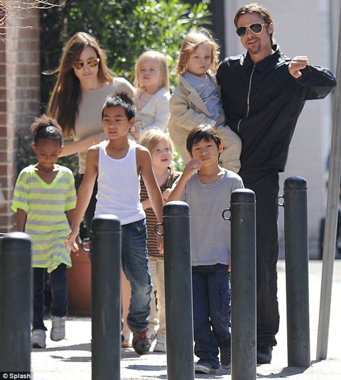 Brad Pitt tiết lộ về quá khứ ngập ngụa thuốc phiện