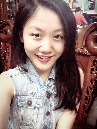 Văn Mai Hương xì tin và ngày càng xinh đẹp.