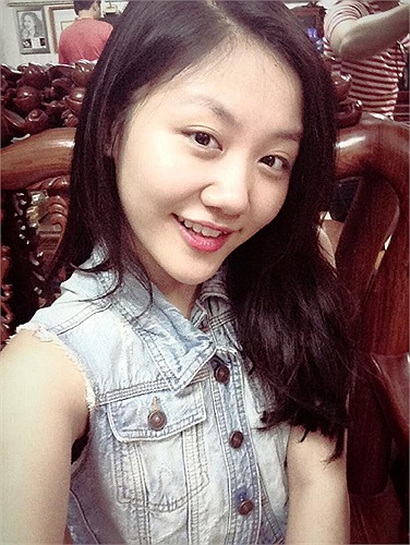 Nhiều người cho rằng Văn Mai Hương đã chỉnh sửa cằm sau khi nhìn chiếc cằm thon gọn của á quân Vietnam Idol.