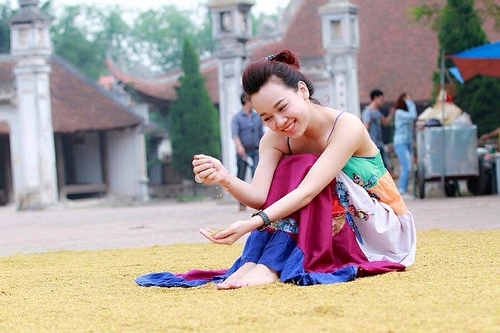 Nhìn cô nàng hồn nhiên như trẻ thơ.