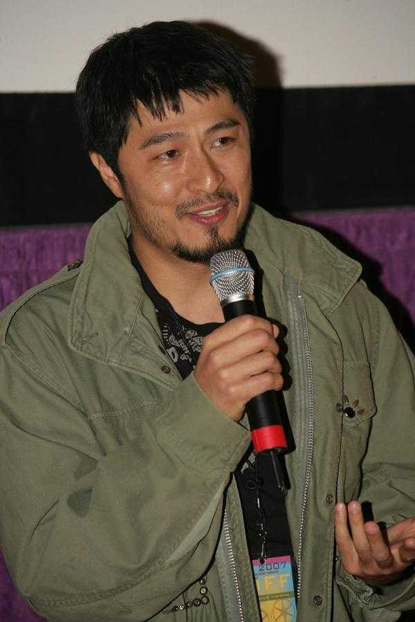 Bụi đời Chợ Lớn bị cấm chiếu