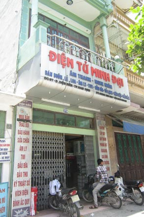 Cả gia đình bị tạt axít khi đang ăn cơm