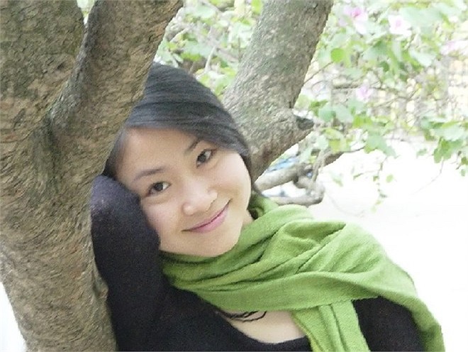 Lập gia đình tại Malaysia vì vậy trong khoảng thời gian giữ vai trò MC của chương trình, Khánh Chi thường xuyên phải đi về hai nước để hoàn thành tốt nhiện vụ. 