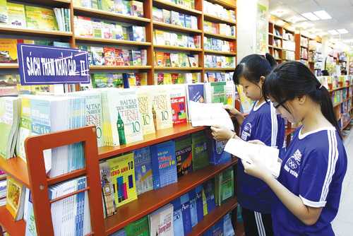 Bộ GD-ĐT cấm cán bộ giới thiệu sách tham khảo