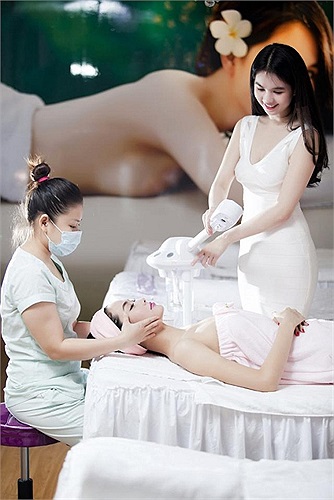 Là người mẫu thuộc thế hệ 9X nhưng Ngọc Trinh đã có trong tay nhiều cơ sở kinh doanh đáng mơ ước.